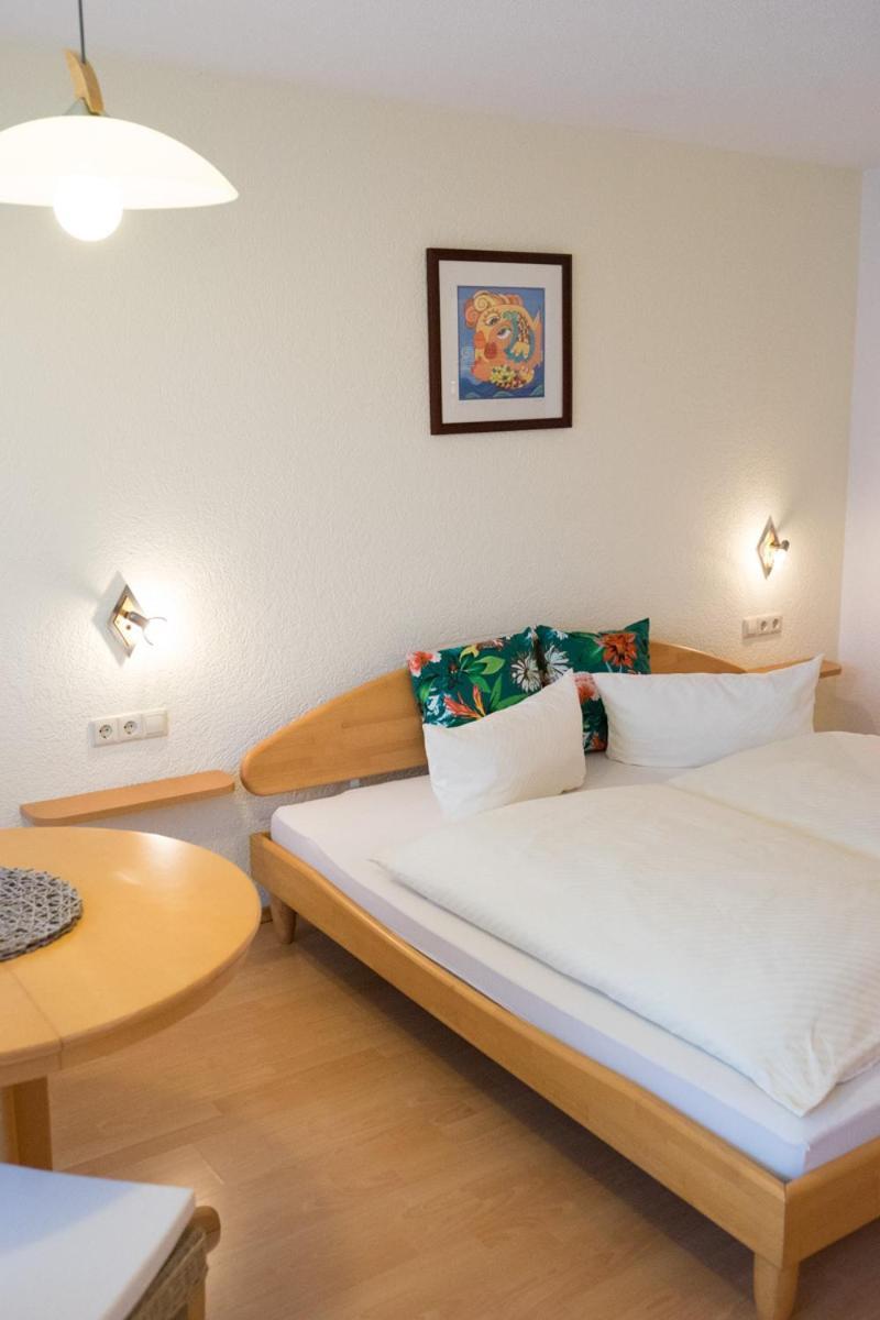 Gaestehaus Maeder Am Hafen Uhldingen-Mühlhofen Habitación foto